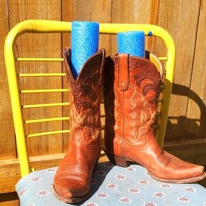 The Perfect pair of Tony Lama 2 tone Brown Western Cowboy Boots sz 6.5D